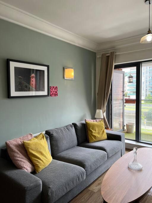 Stylish Flat With River View Daire Dublin Dış mekan fotoğraf