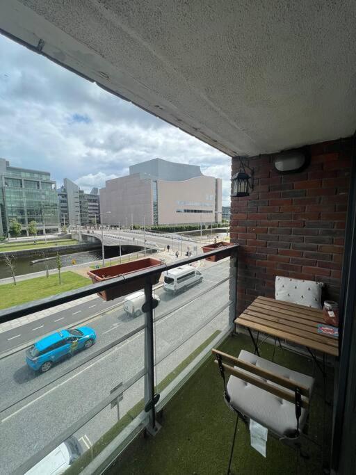 Stylish Flat With River View Daire Dublin Dış mekan fotoğraf